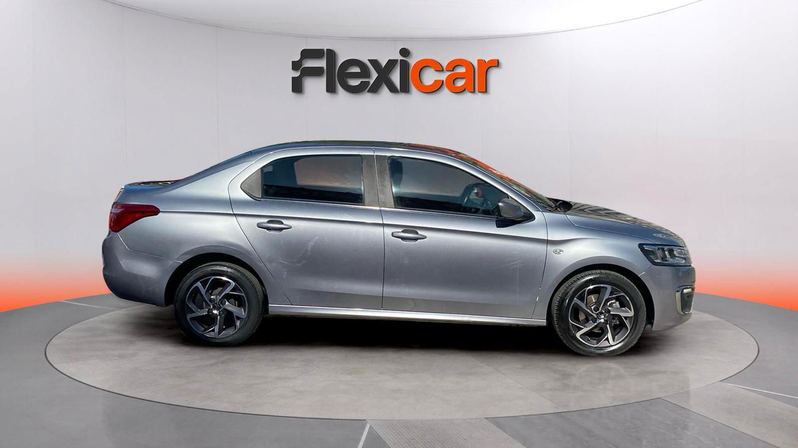 https://cdn-flexicar.caraffinity.it/public_appraisal_images_pro/images/stock/139755/Ol17VGHDMR__WhatsApp Image 2025-05-21 at 18.49.51 (2).jpeg